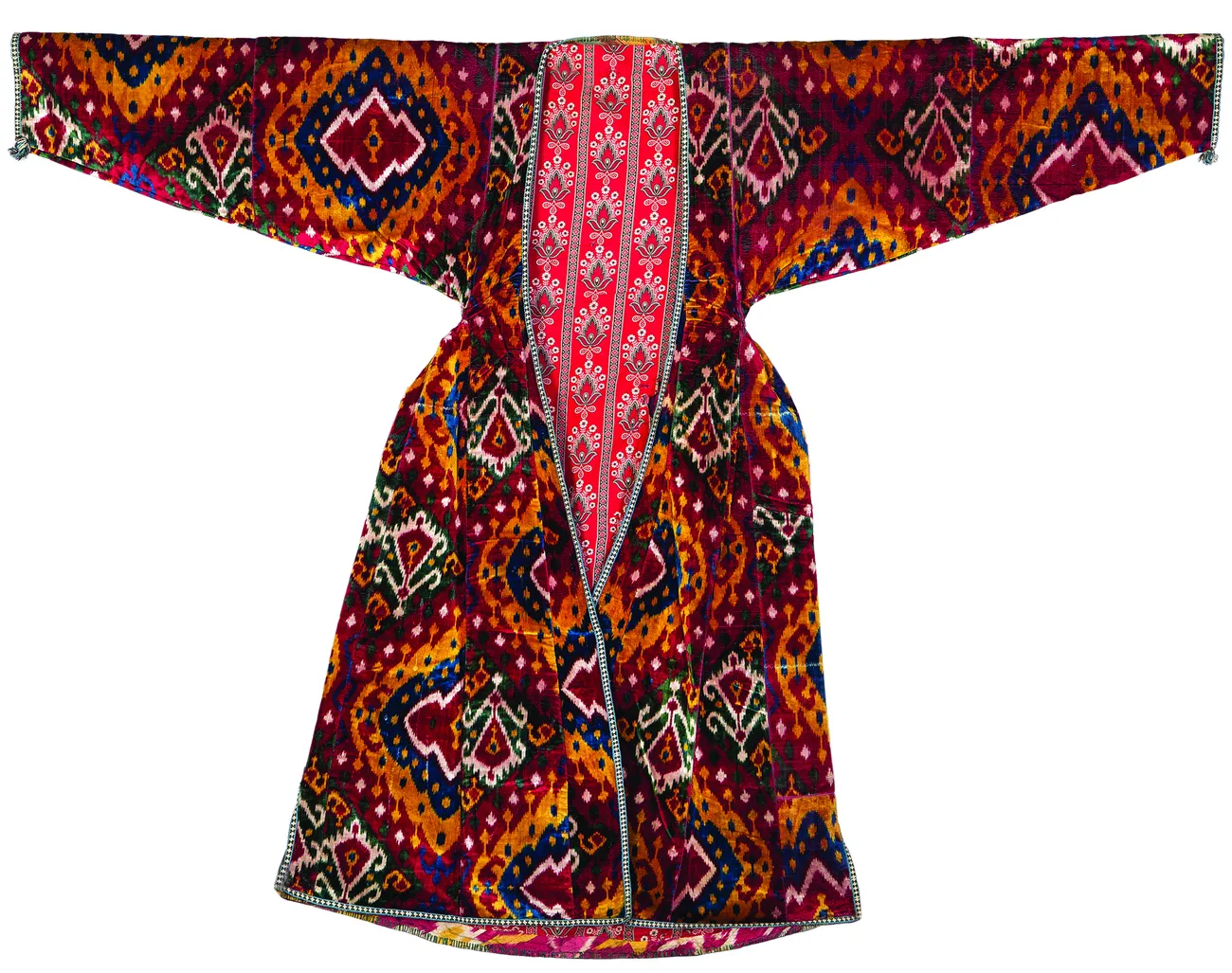 How did the outfits of Bukhara women surprise the British traveler?