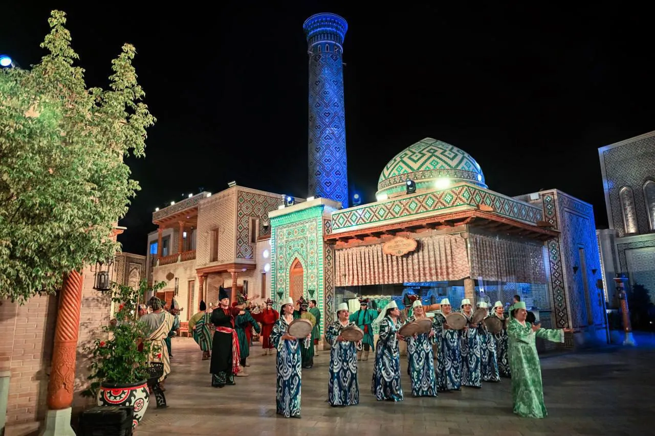 Prime Minister of Italy gets acquainted with the Registan ensemble and “Eternal city” ethno-park
