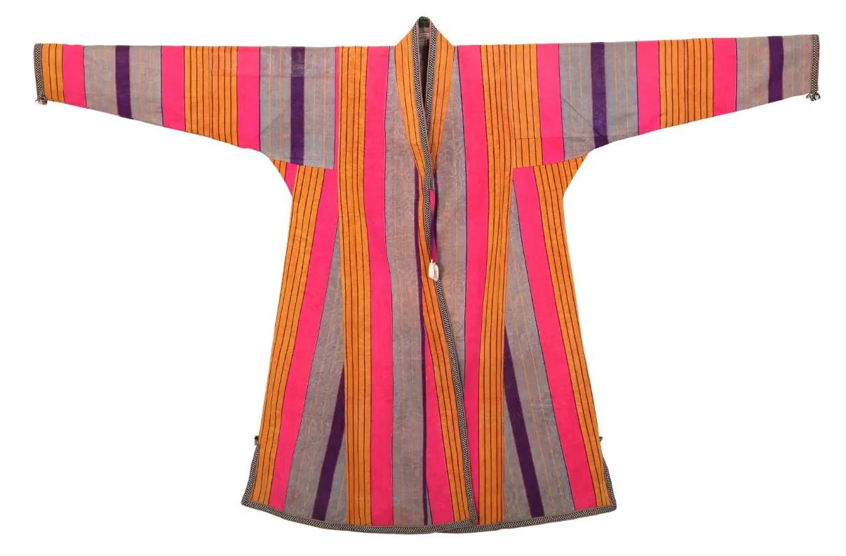 Outwear gown chopon – a necessary attribute of ordinary Tashkent and Ferghana residents