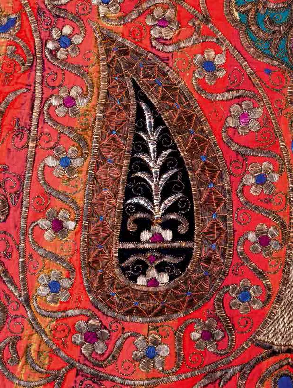 Платье, вышитое золотом, удивившее испанского дипломата