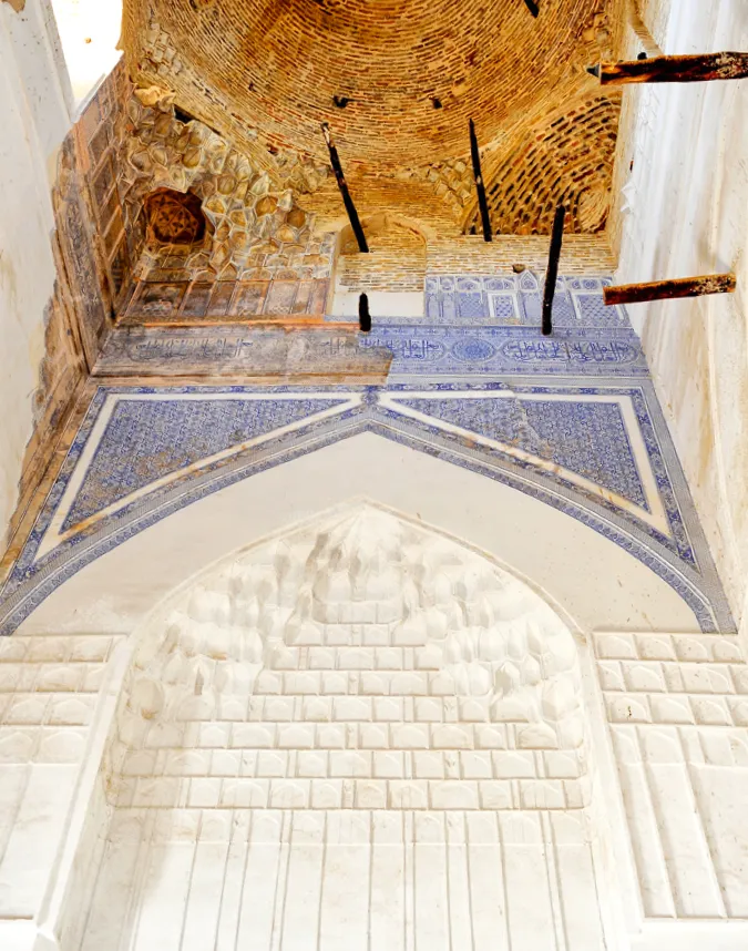 Hazrati Imom maqbarasida nimalar bo‘lgan, qaysilari saqlanib qolgan?