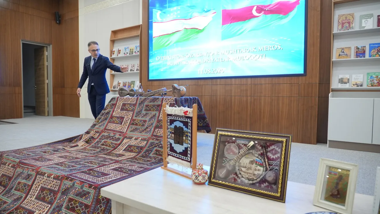 Азербайджан подарил Узбекистану уникальный карабахский ковер