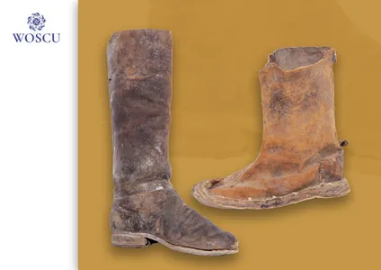 What kind of shoes did Surkhandarya men wear in ancient times?