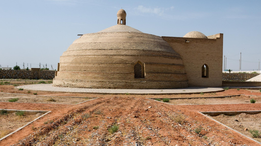 Raboti malik watercourse, compared to the Zamzam spring