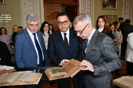 Культурное наследие Узбекистана представлено в Азербайджане