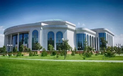 Когда при государственной библиотеке Узбекистана появился институт практикантов?