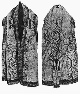 The paranjas of Samarkand made of Russian velvet