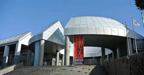 Uzbek collection stored in the Japanese Art Museum