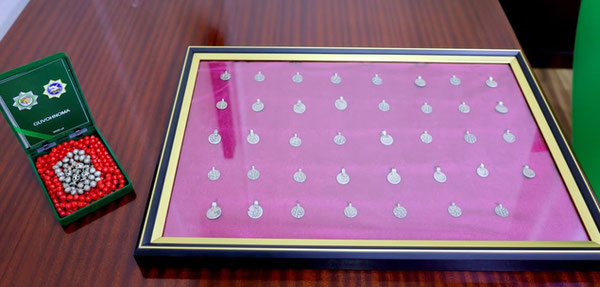 The Customs Committee handed over about 300 ancient coins and jewelry to the CIC