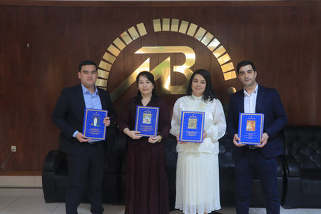 Yana 6 manzilga 60 jild kitob-albom taqdim etildi (Fotolavha)