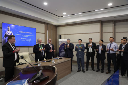 A school of calligraphy has opened in Tashkent