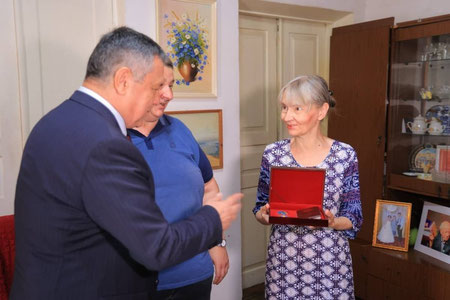 Eduard Rtveladze's family was solemnly awarded the Order of "Do'stlik"