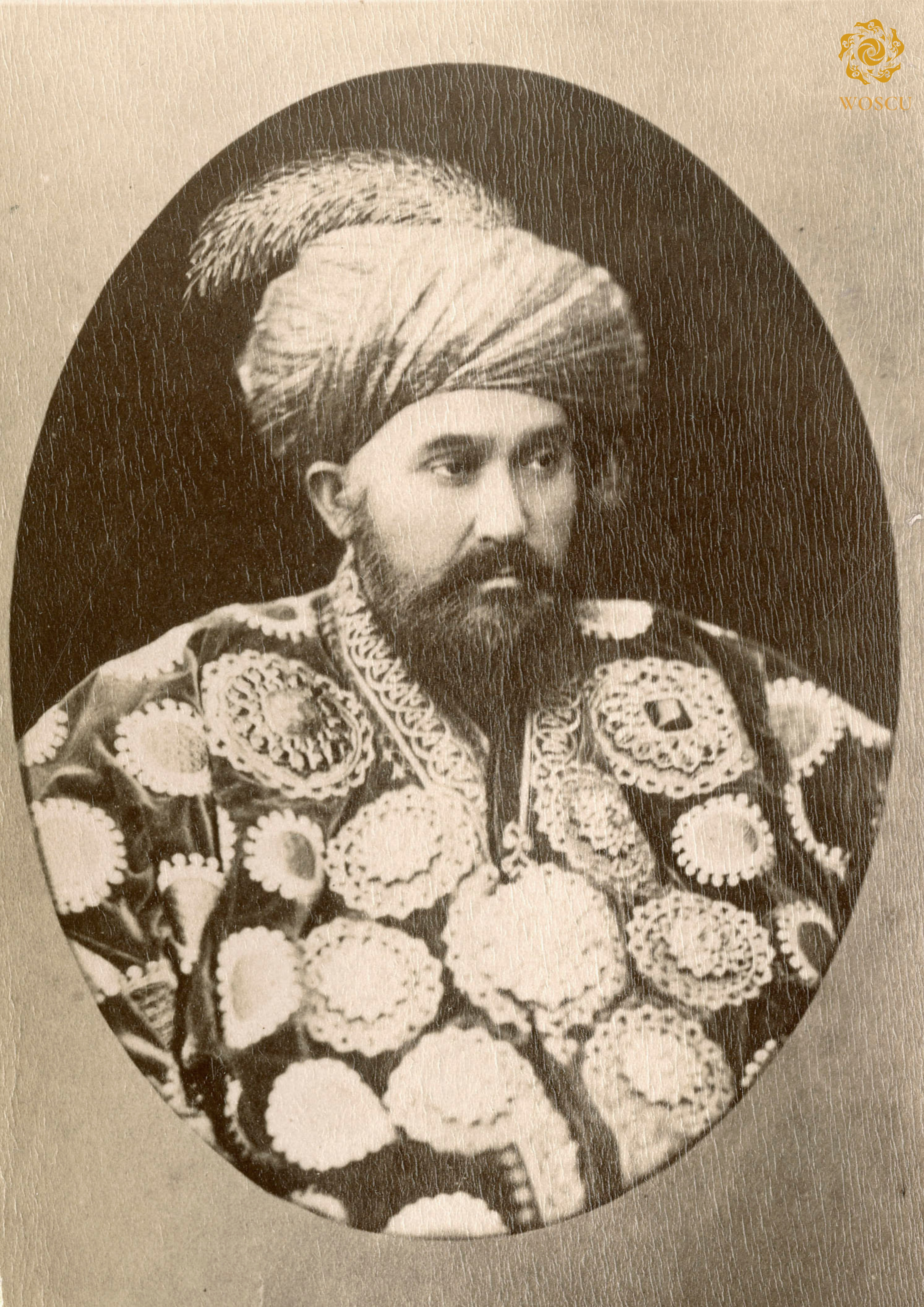 Fohisha uch qoli uning mushuk ichiga surtilgan edi Fohisha uch qoli uning mushuk ichiga surtilgan edi