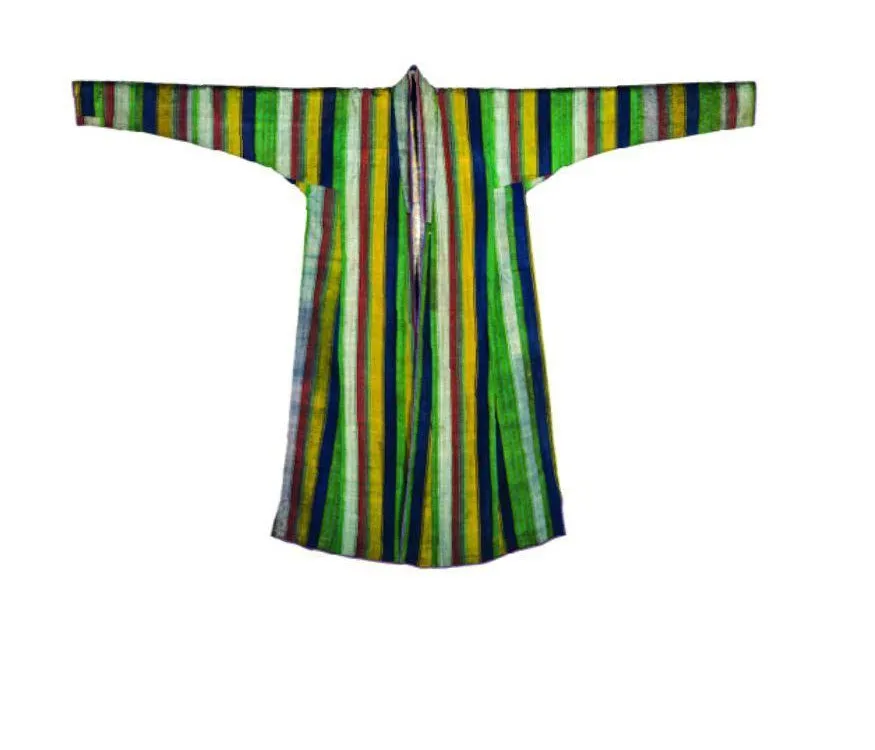 What kind of robes did the men of Tashkent and Fergana wear?