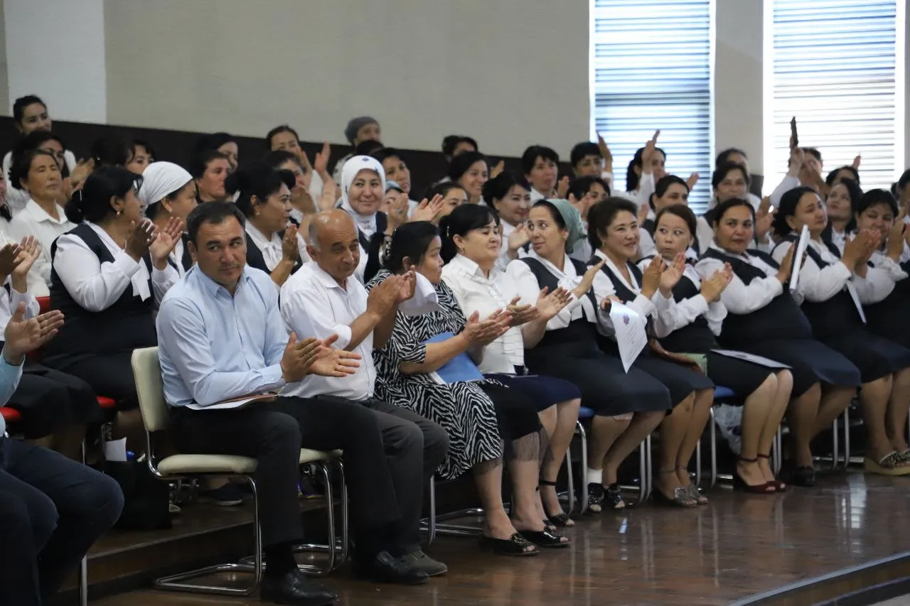 More than 1,200 schools in the Kashkadarya region received book albums from the "Architectural Epigraphy of Uzbekistan" series