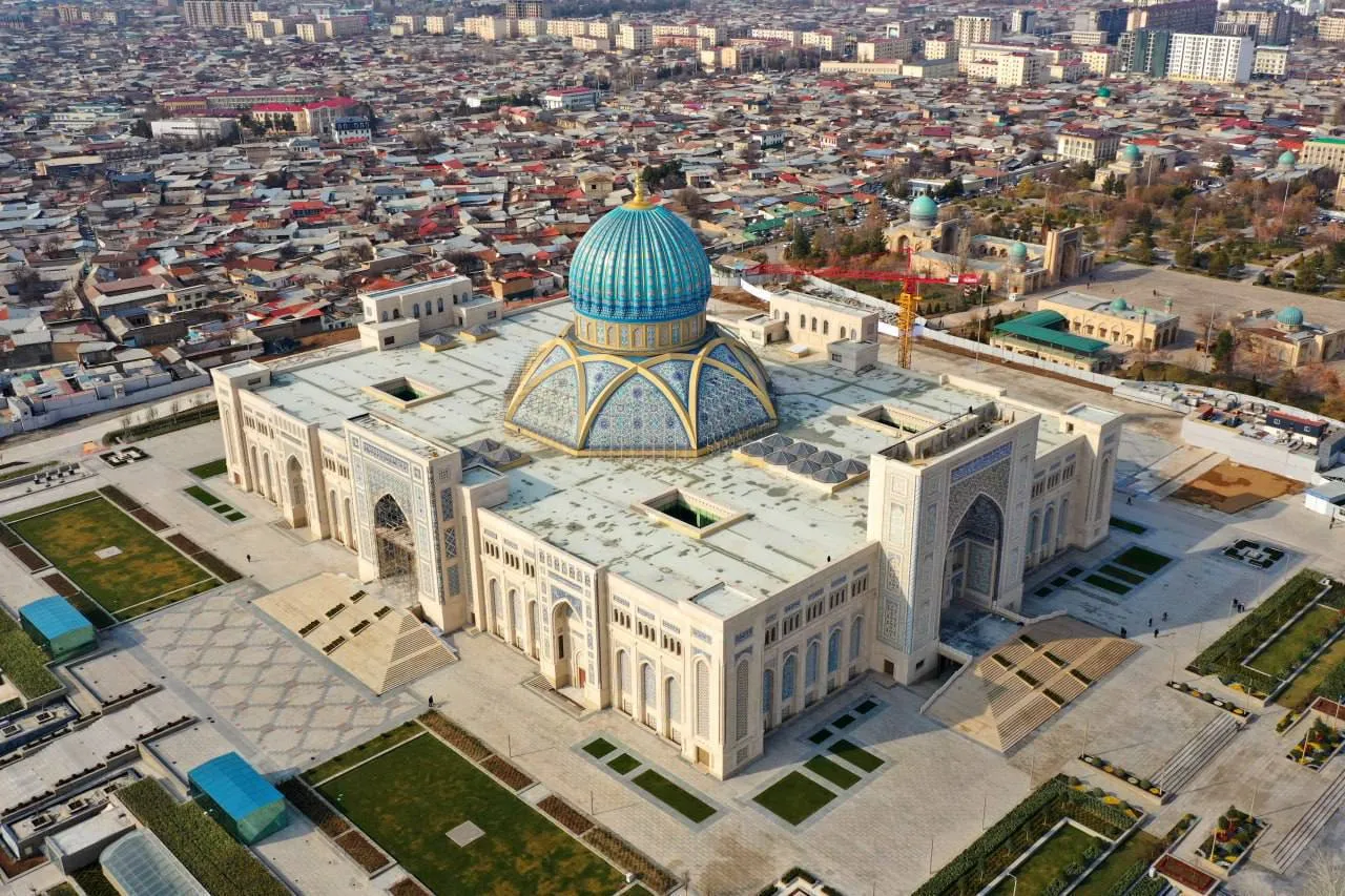 The President visited the Center for Islamic civilization
