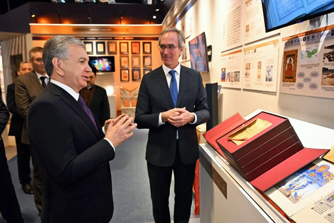 The President visited the Center for Islamic civilization