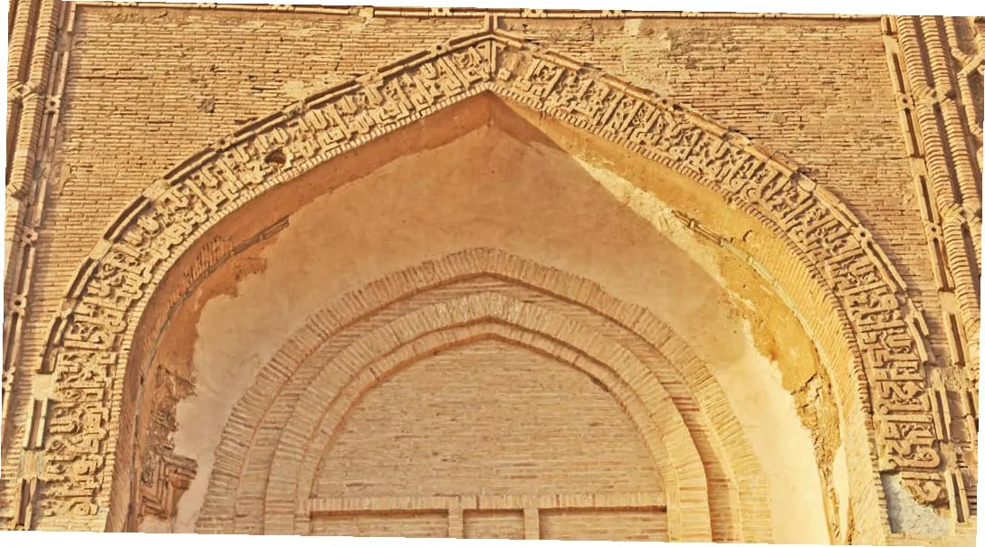 Zamzam bulog'iga qiyoslangan Raboti malik sardobasi