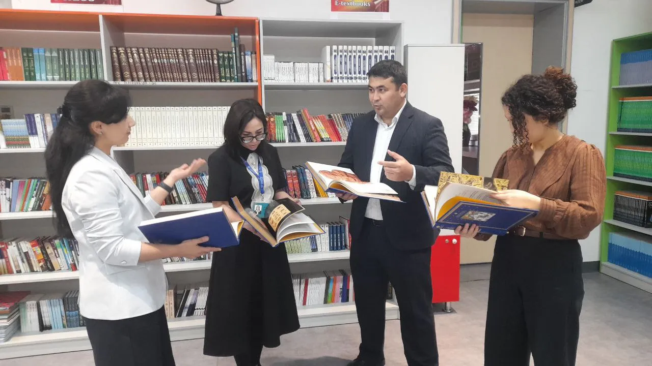 Samarqanddagi yana 15 tashkilot "O'zbekiston madaniy merosi" kitob-albomlariga ega bo'ldi