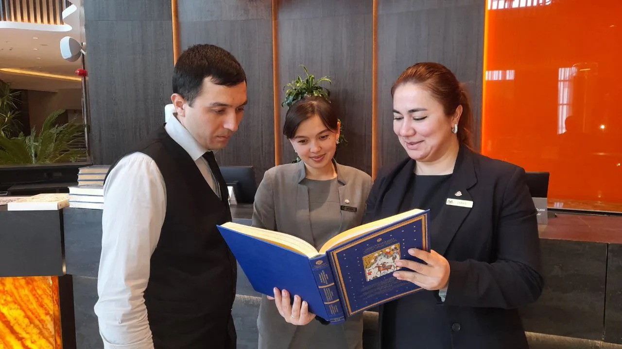 Samarqanddagi yana 15 tashkilot "O'zbekiston madaniy merosi" kitob-albomlariga ega bo'ldi