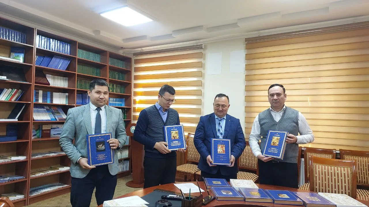 Samarqanddagi yana 15 tashkilot "O'zbekiston madaniy merosi" kitob-albomlariga ega bo'ldi