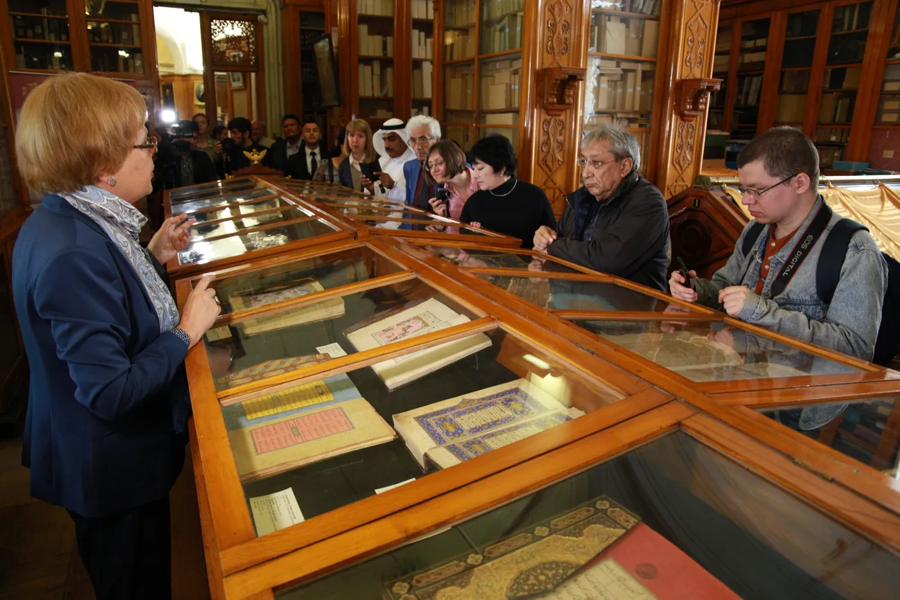 An exhibition of manuscripts by Alisher Navoi was held in the Russian Library