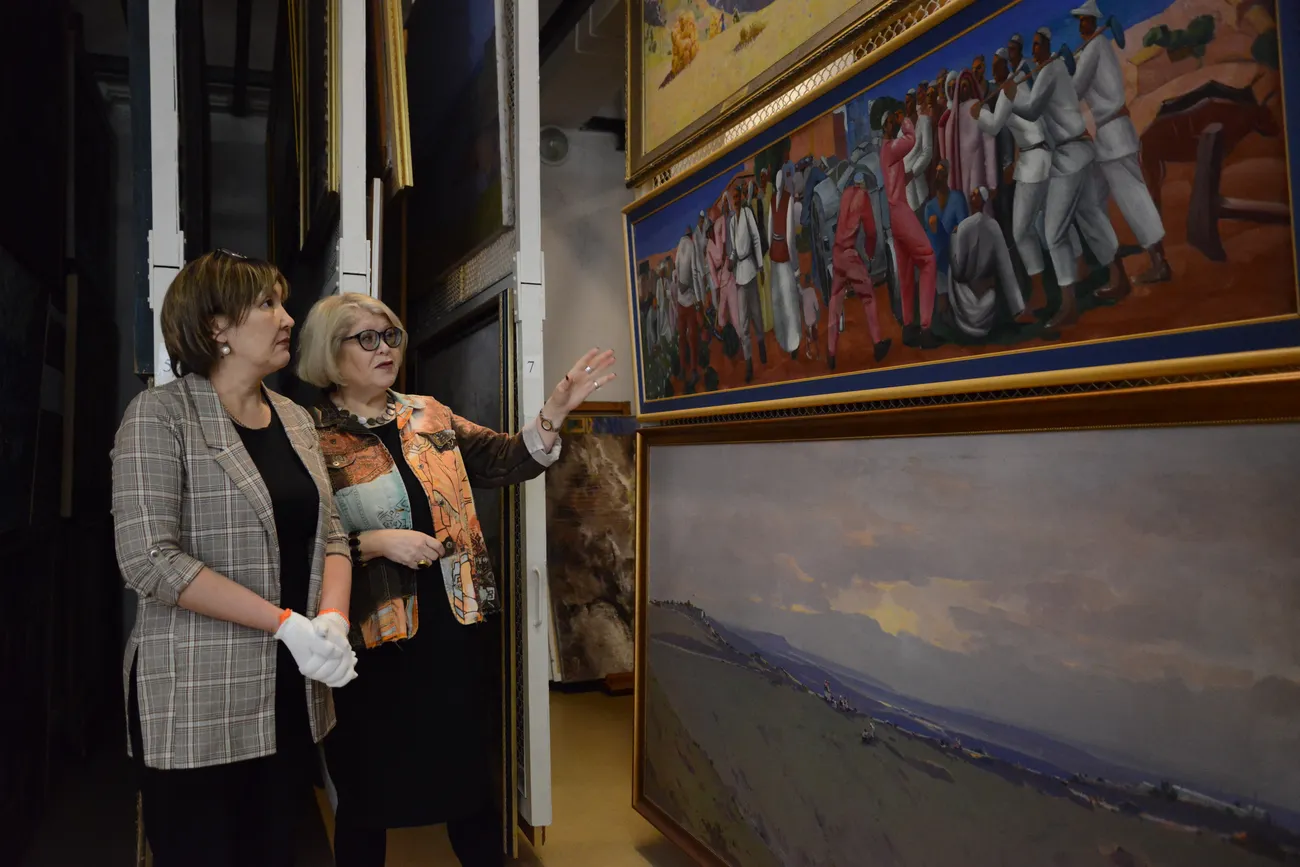 Inspired by Uzbekistan: unique paintings by Kazakh artists to be published in a single illustrated book