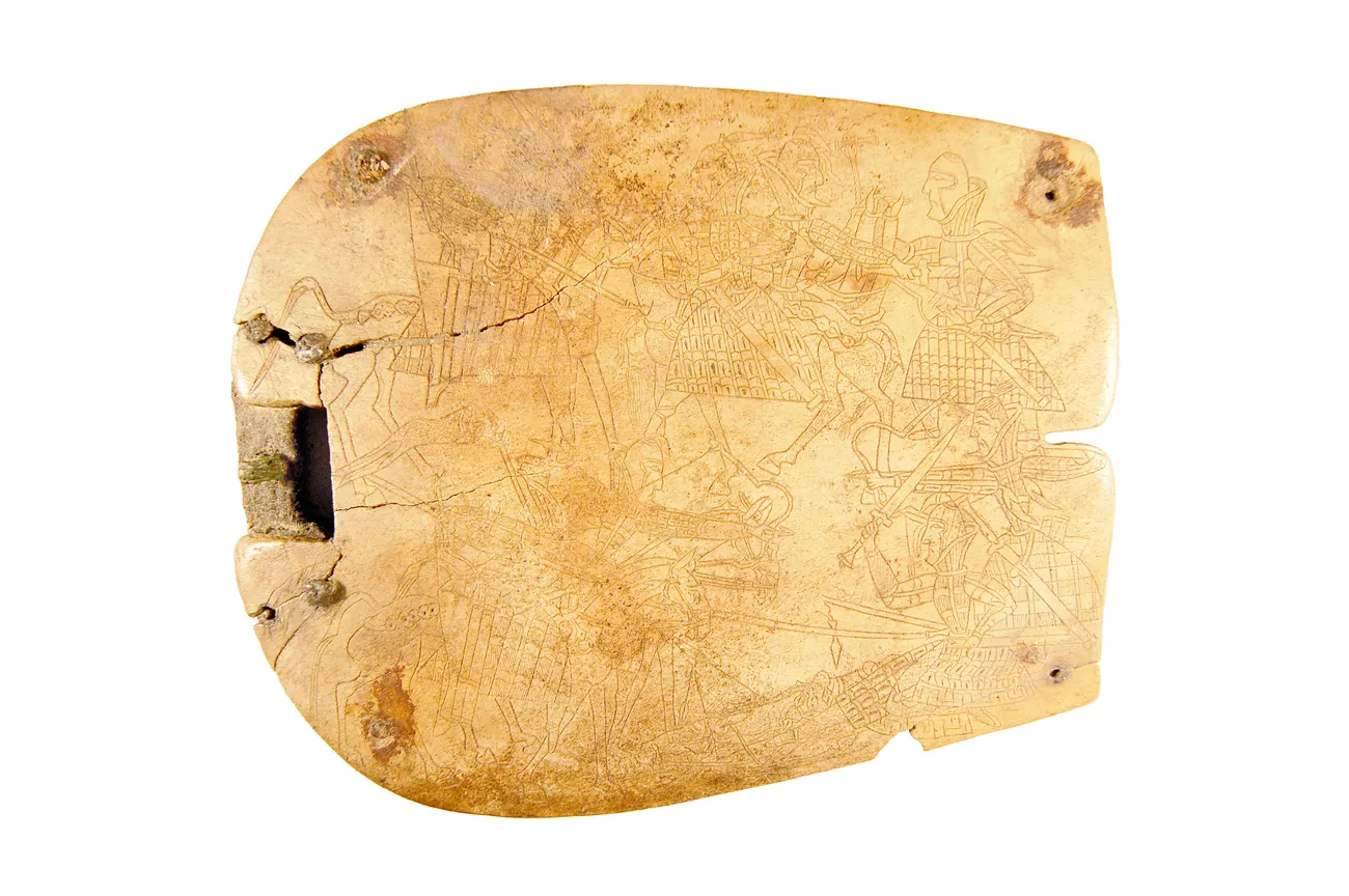 Images of battle engraved on Orlat belts